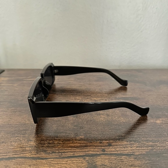 Rectangular Sunglasses - Picture 2 of 3